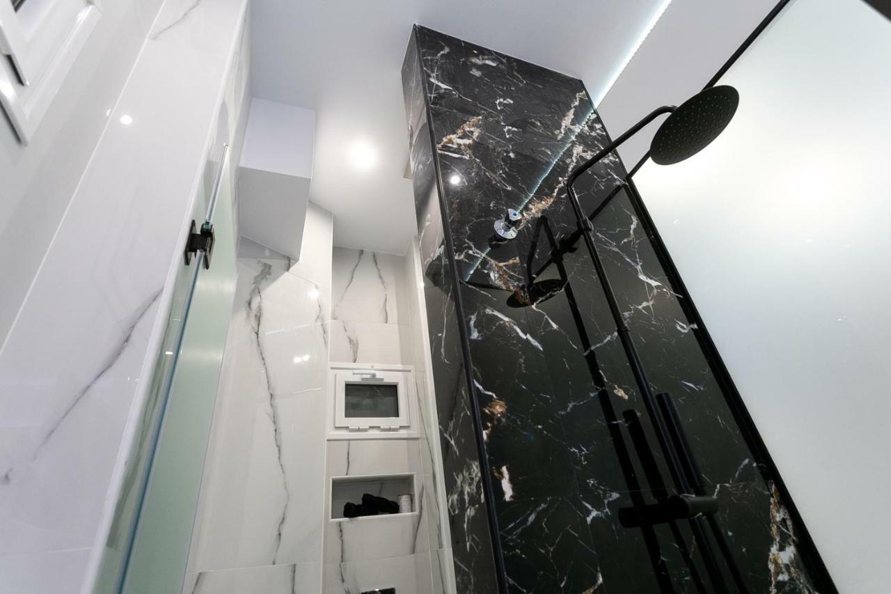 Marble Suite 40Sqm Center Ac 2Smarttv Netflix Apartment Thessaloniki