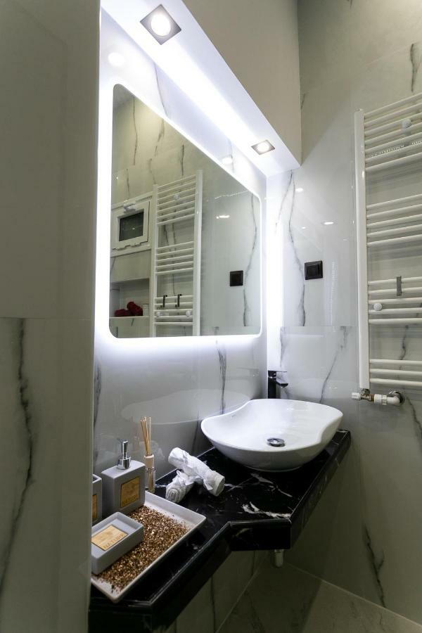 Marble Suite 40Sqm Center Ac 2Smarttv Netflix Apartment *